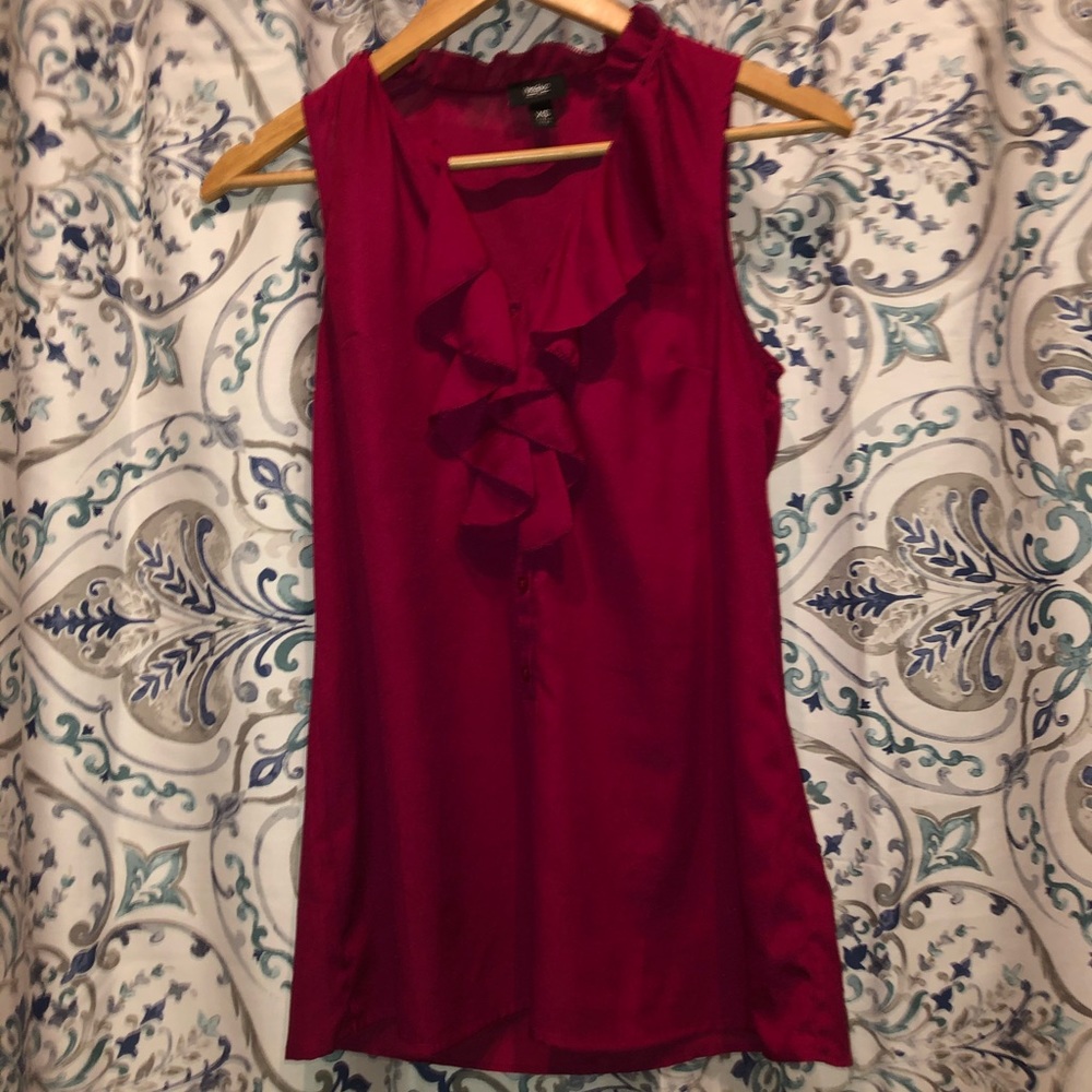 Women’s sleeveless blouse